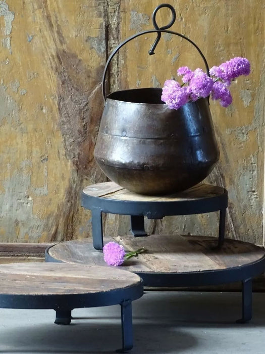 KI-generiertes Bild,Vintage Holz Pflanzenhocker Dehli 20cm Minitisch Deko-Tablett Blumenständer